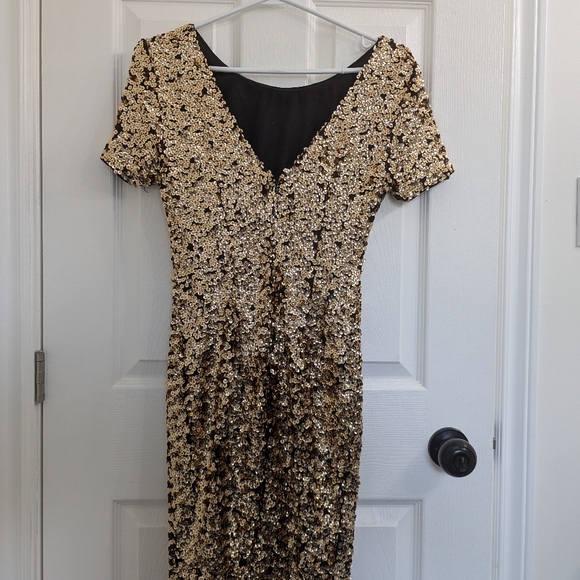 Gold sequin dress - Picture 3 of 6